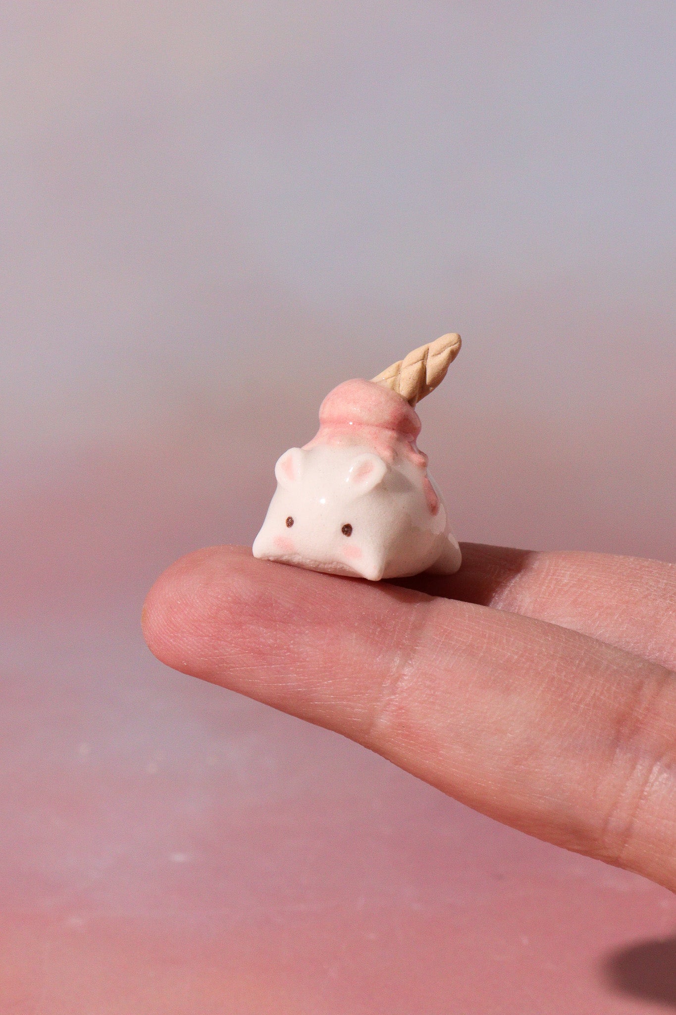 Ceramic Figurine - Weeny bunny (Random Ice-cream)